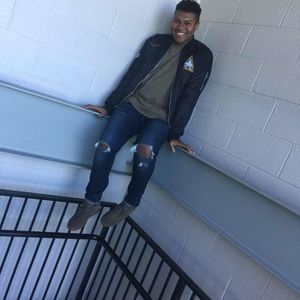 Meet your Posher, Deandre